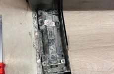 更換地較門